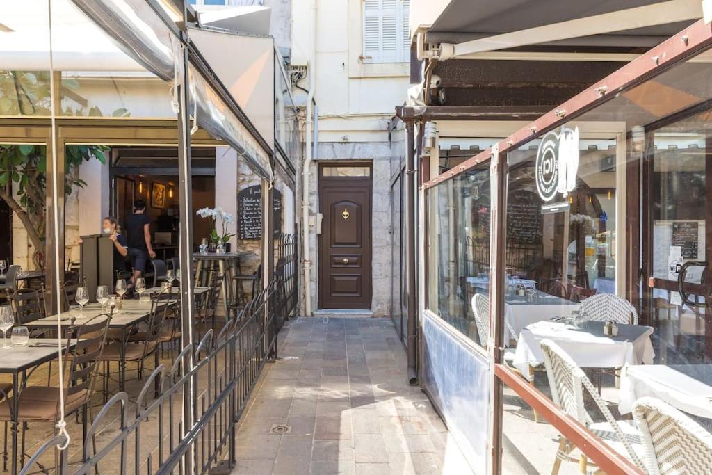Appartement Authentique Situe En Plein Centre D'Antibes Exterior foto